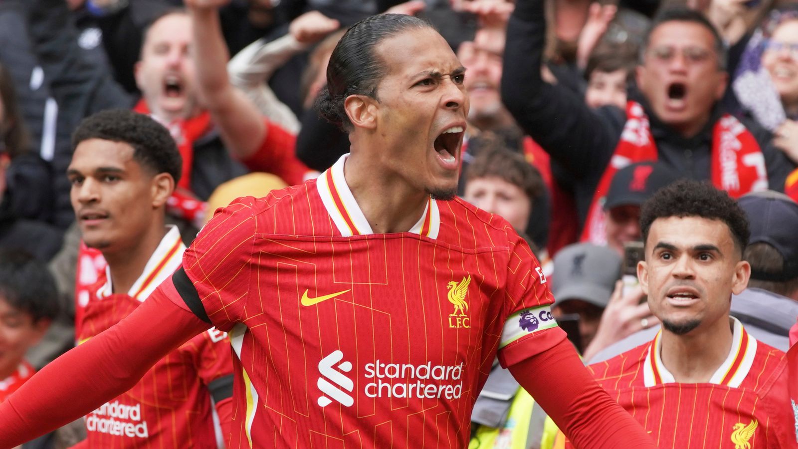利物浦在對陣西漢姆的比賽是以2-1獲勝，范戴克從零到英雄，進球鎖住獲勝，讓紅軍貼近英超冠軍